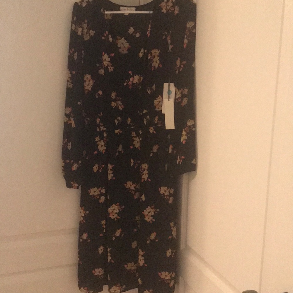 Pretty black dress - perfect for office